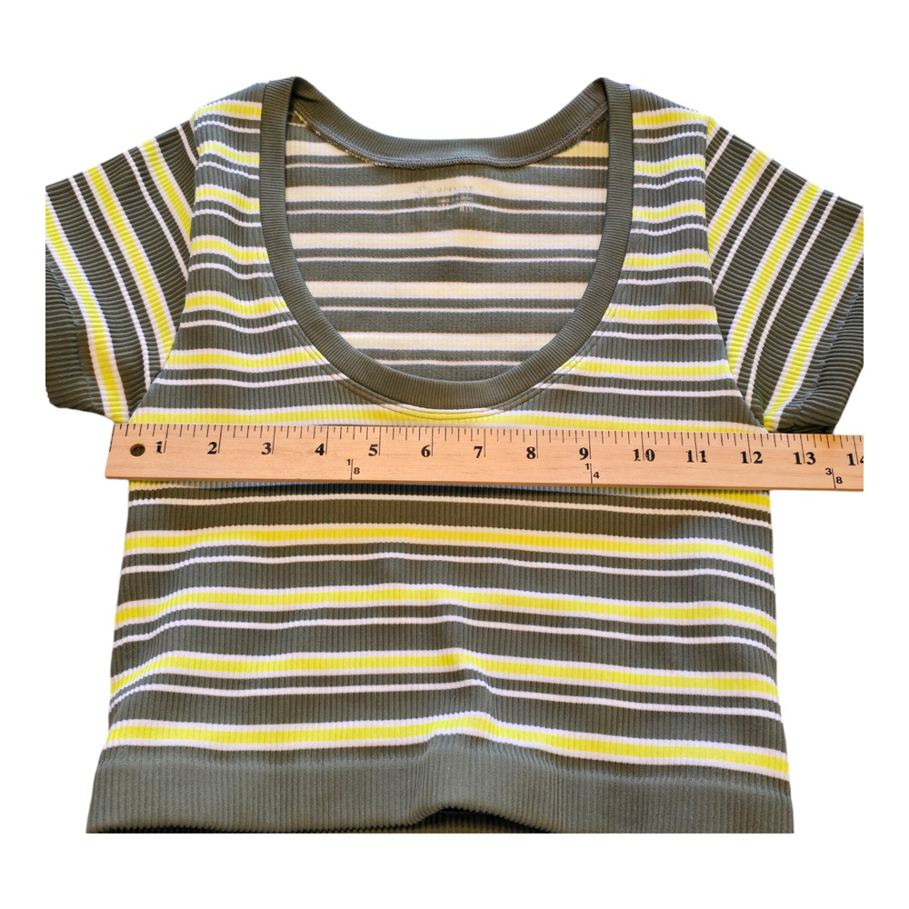 Offline by Aerie Tee Womens Medium Olive Green/Yellow Seamless Rib Scoop Neck - Picture 8 of 11